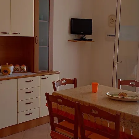 Holiday home Lucy